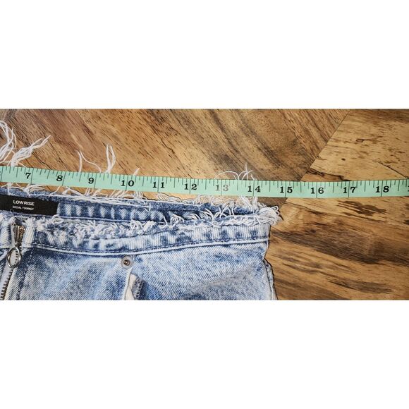 Social Tourist Low Rise Ripped Acid Washed Jeans Sz W26 - Picture 10 of 11